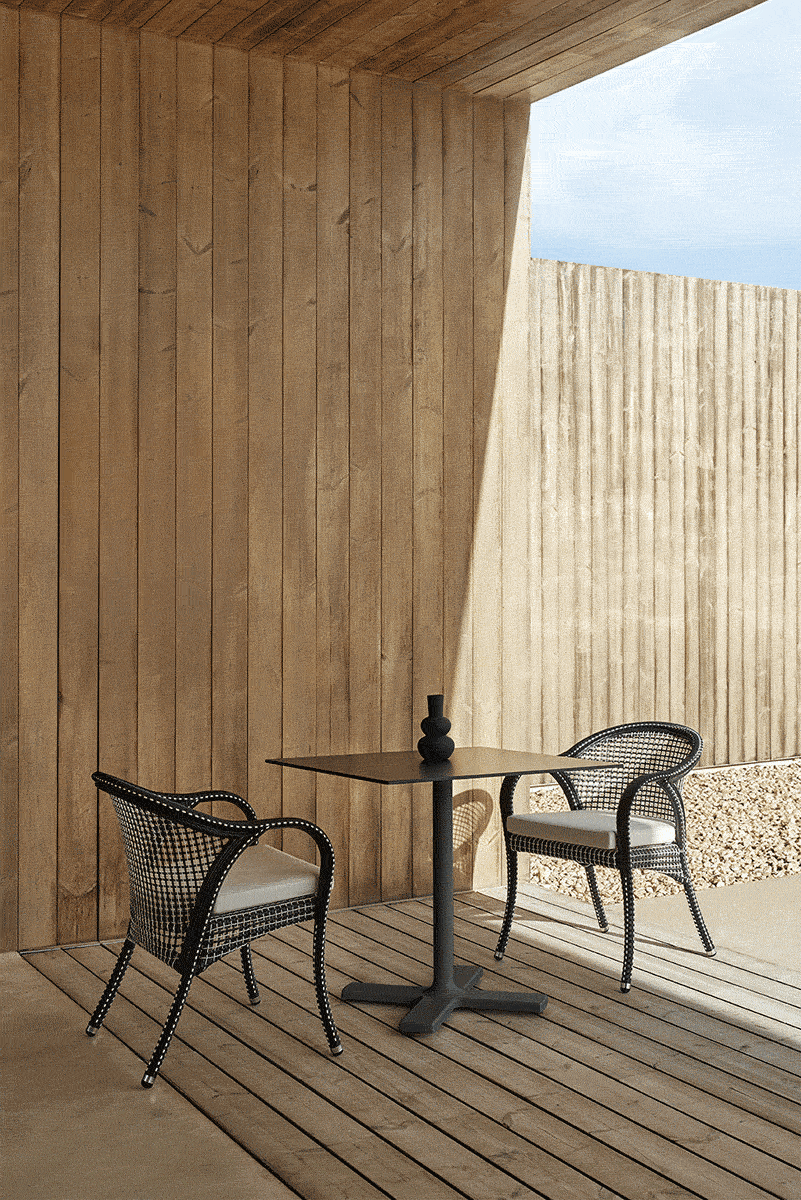 COLORS DINING TABLE | POINT, SL